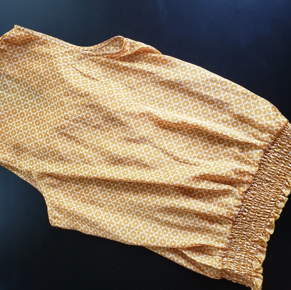 Gold sleeveless blouse - Picture 3 of 3
